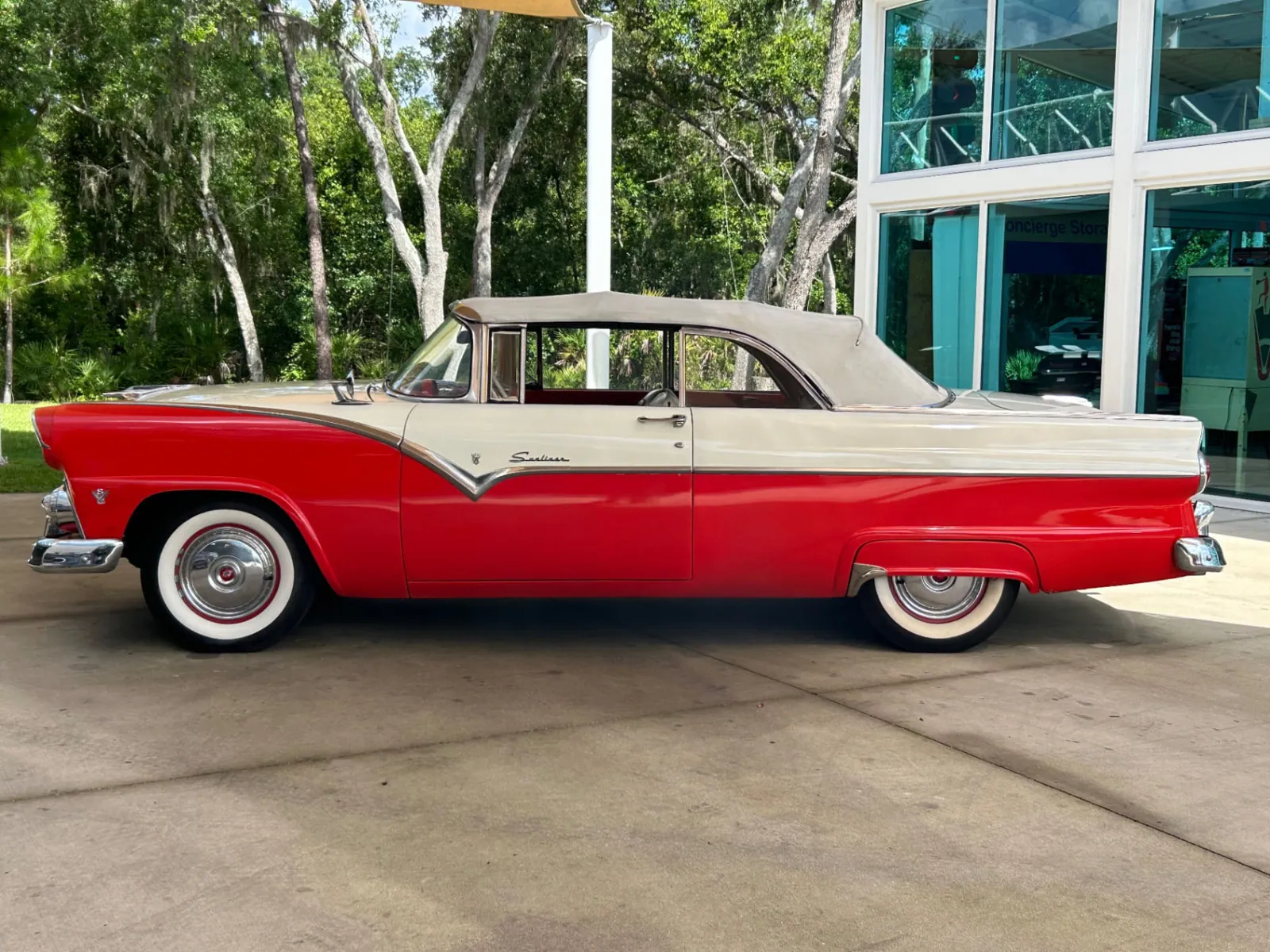 1955 Ford Fairlane photo 4