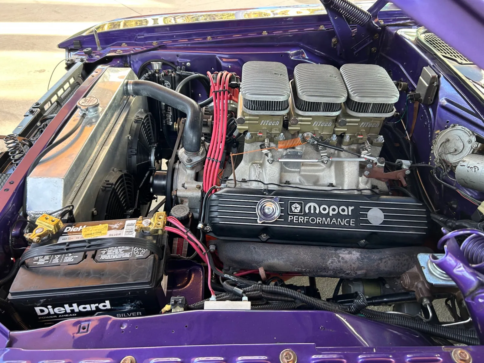 Engine bay of the 1970 Dodge Challenger